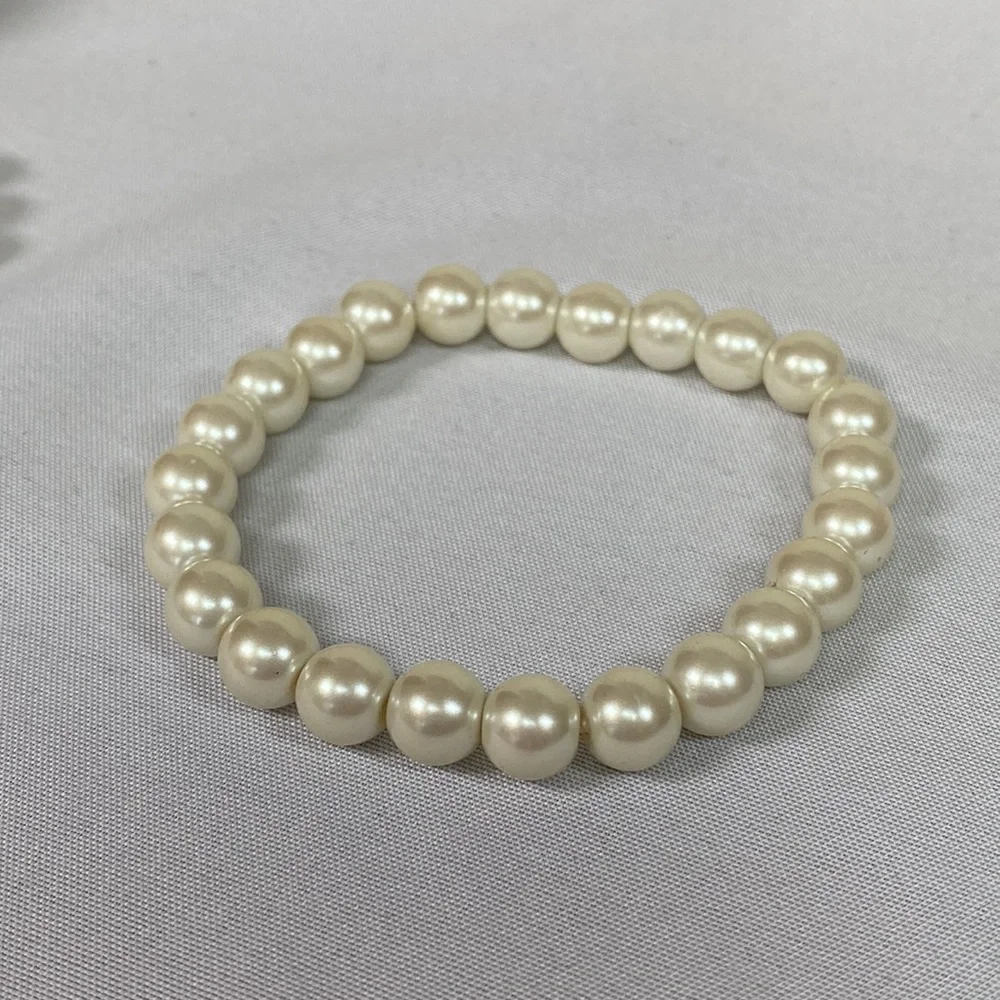 Set of 4 pearl bead and rhinestone bracelets - Picture 4 of 6